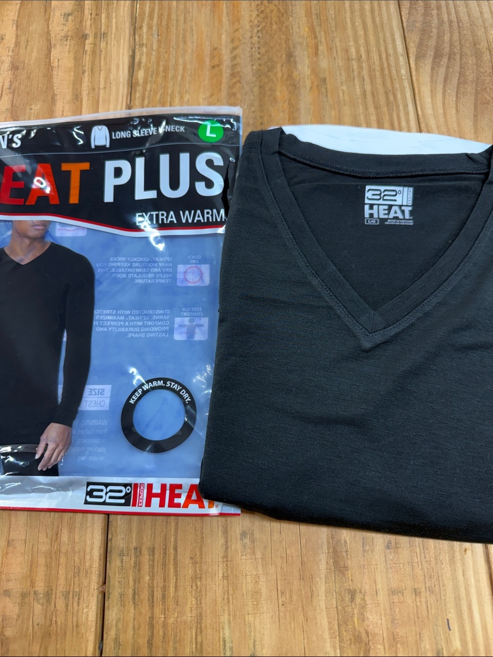 32 Degrees Heat Plus Men's Long Sleeve V-Neck Shirt - Black